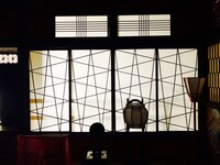 「HOKUSAI」メイキング写真より、喜多川歌麿の部屋の様子。