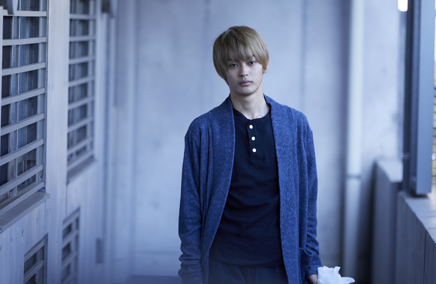 ドラマ「鈍色の箱の中で」第3話の場面写真。