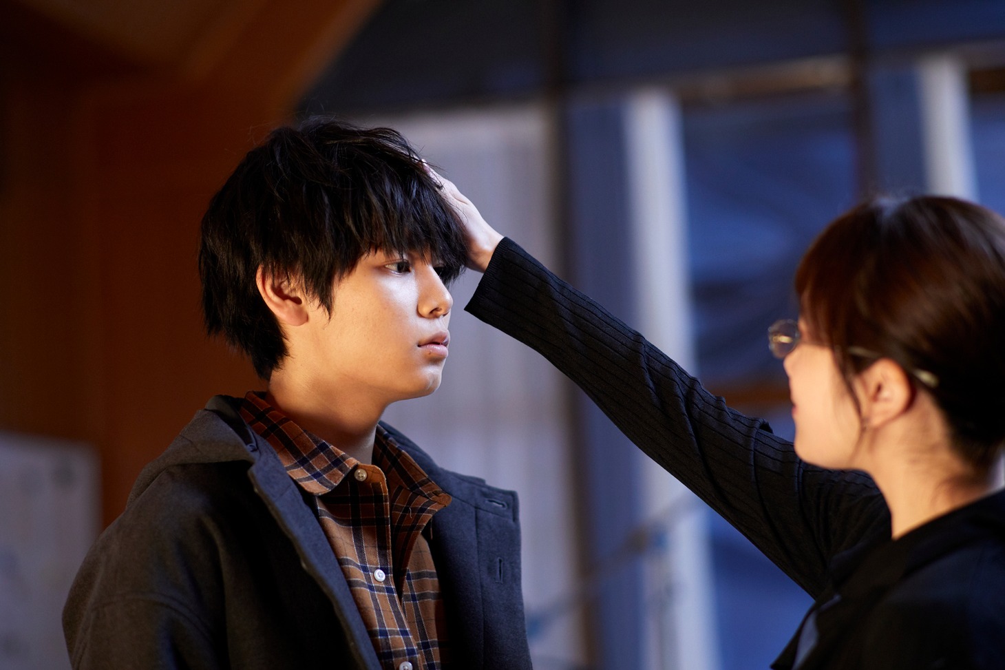 ドラマ「鈍色の箱の中で」第3話の場面写真。