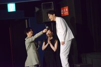 「スマホを落としただけなのに 囚われの殺人鬼」初日舞台挨拶の様子。