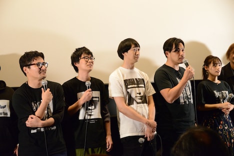 舞台挨拶の様子。