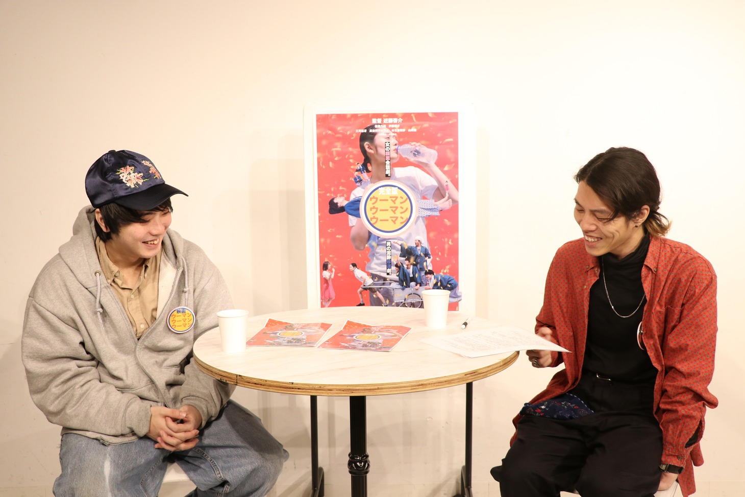 左から近藤啓介、活弁シネマ倶楽部MCの折田侑駿。
