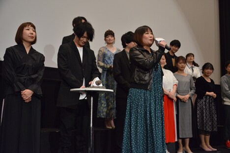 竹内順子（手前）