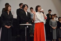 坂本千夏（手前）