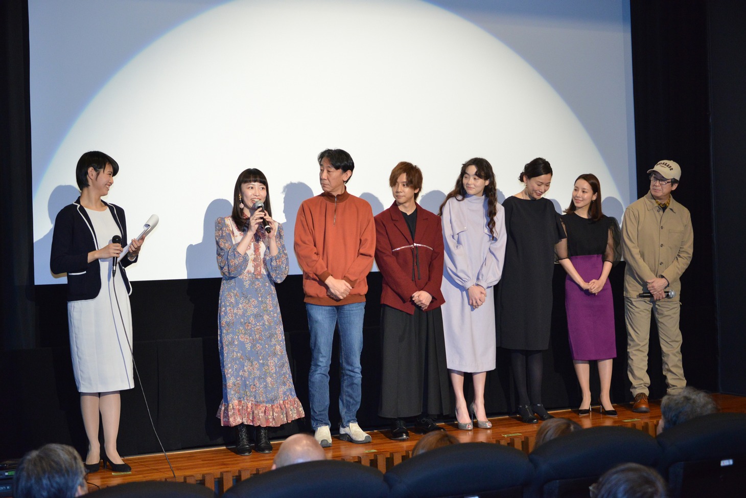 「恋恋豆花」初日舞台挨拶の様子。