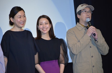 左から大島葉子、真宮葉月、今関あきよし。