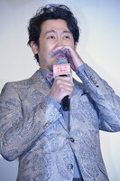 挨拶を仕切り直す大泉洋。