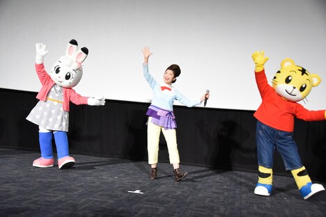 「ワンパパ体操」パフォーマンスの様子。