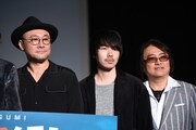左から内田英治、松本優作、鈴村展弘。