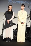 左から山谷花純、柳ゆり菜。