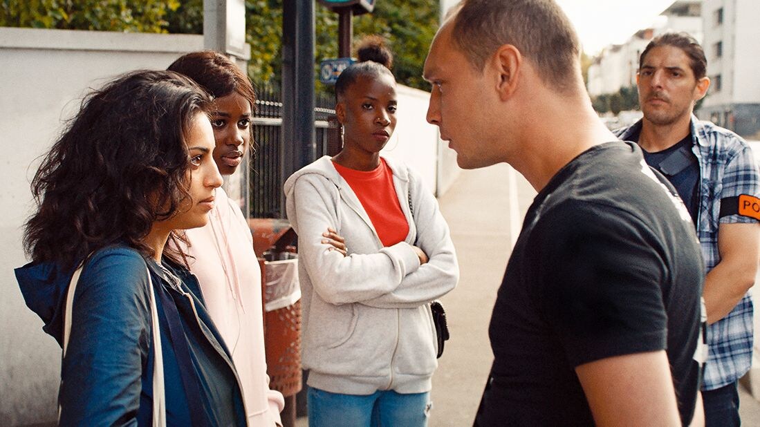 「レミゼ」横暴な警官の取り締まり収めた映像解禁、監督が語る「現実はいつも複雑」