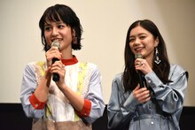 左から大幡しえり、紺野彩夏。