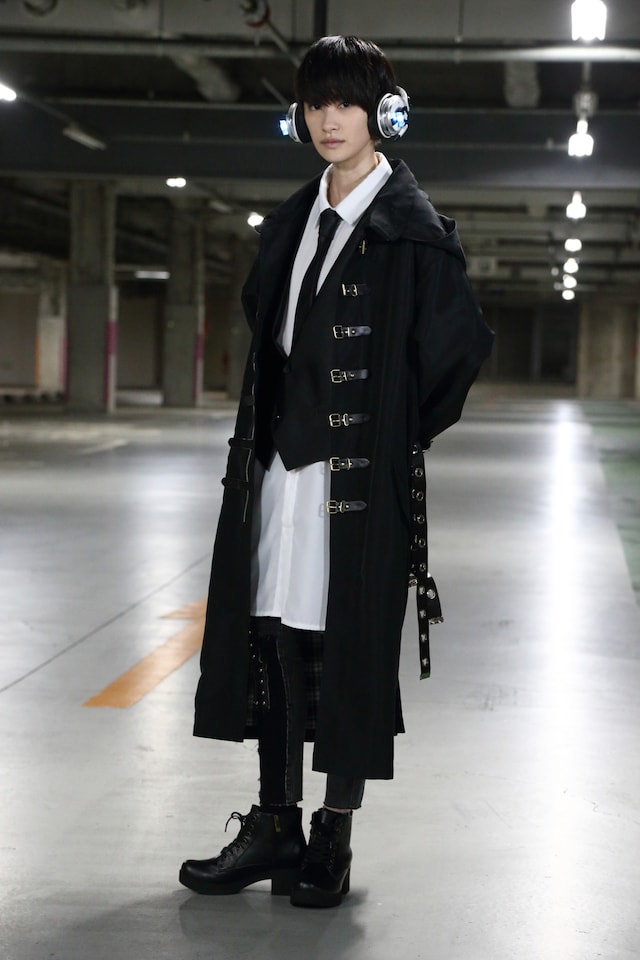 中山咲月演じる亡（なき）。