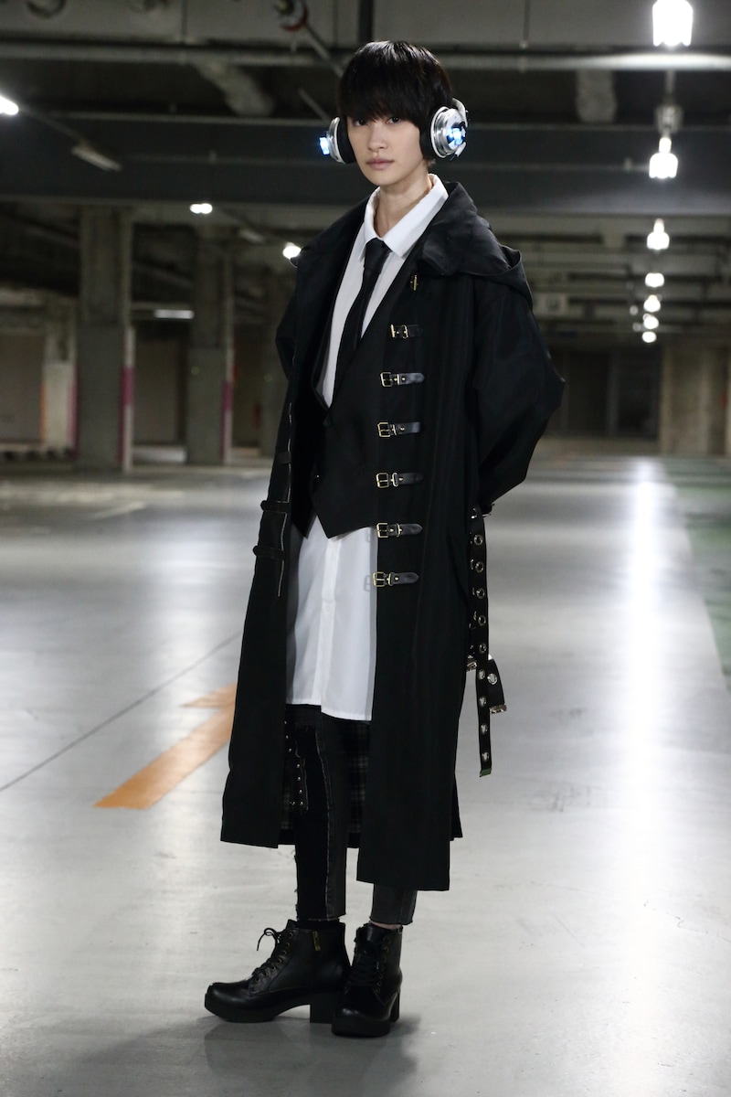 中山咲月演じる亡（なき）。