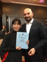 柏木規与子（左） (c)Asian Shadows