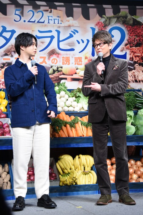 左から千葉雄大、哀川翔。