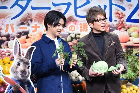 ニンジン、キャベツを選んだ千葉雄大(左)と哀川翔(右)。