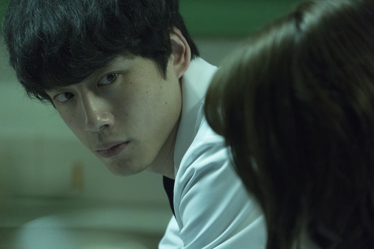 ピエロに共犯者？坂口健太郎×永野芽郁「仮面病棟」謎解きが始まる新映像公開