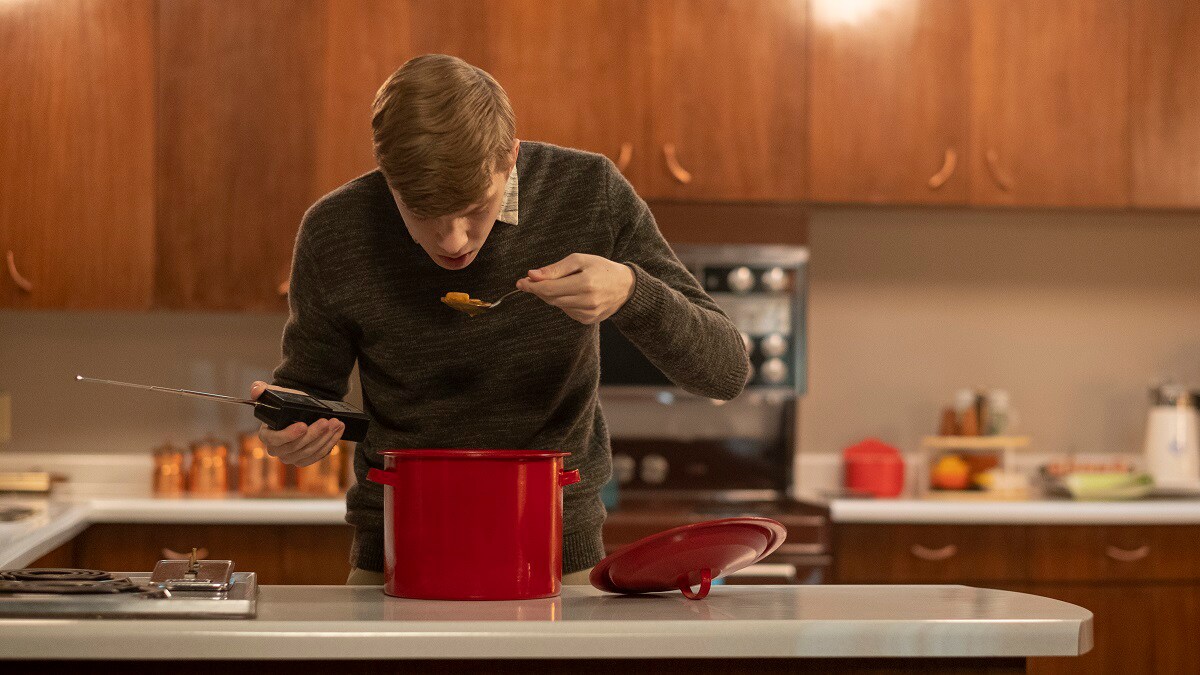 「スケアリーストーリーズ」“大きな足指”の本編映像と原作ストーリーが解禁