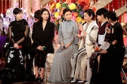 左からシム・ウンギョン、二階堂ふみ、松岡茉優、宮沢りえ、吉永小百合、司会の安藤サクラ。