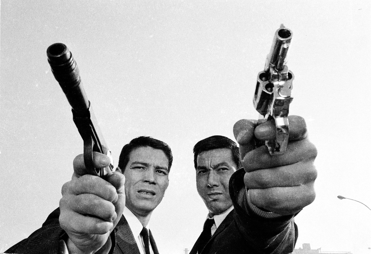 宍戸錠の追悼特集、「拳銃は俺のパスポート」など日活アクション14作品を上映