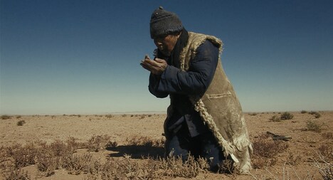 「無言歌」 (c)2010 WIL PRODUCTIONS LES FILMS DE L'ETRANGER and ENTRE CHIEN ET LOUP