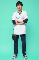 田中圭演じる瀬野章吾。