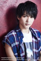 「フィルムに宿る魂」劇場入場者にプレゼントされる、B2takes!!のオリジナルブロマイド（あつし）。