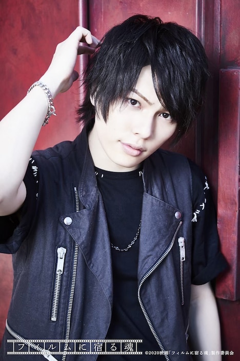「フィルムに宿る魂」劇場入場者にプレゼントされる、B2takes!!のオリジナルブロマイド（飯山裕太）。
