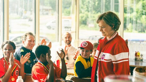 「ブリット＝マリーの幸せなひとりだち」新場面写真