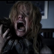 ホラー映画「ババドック」一夜限りの上映会開催、来場者にはポストカード配布