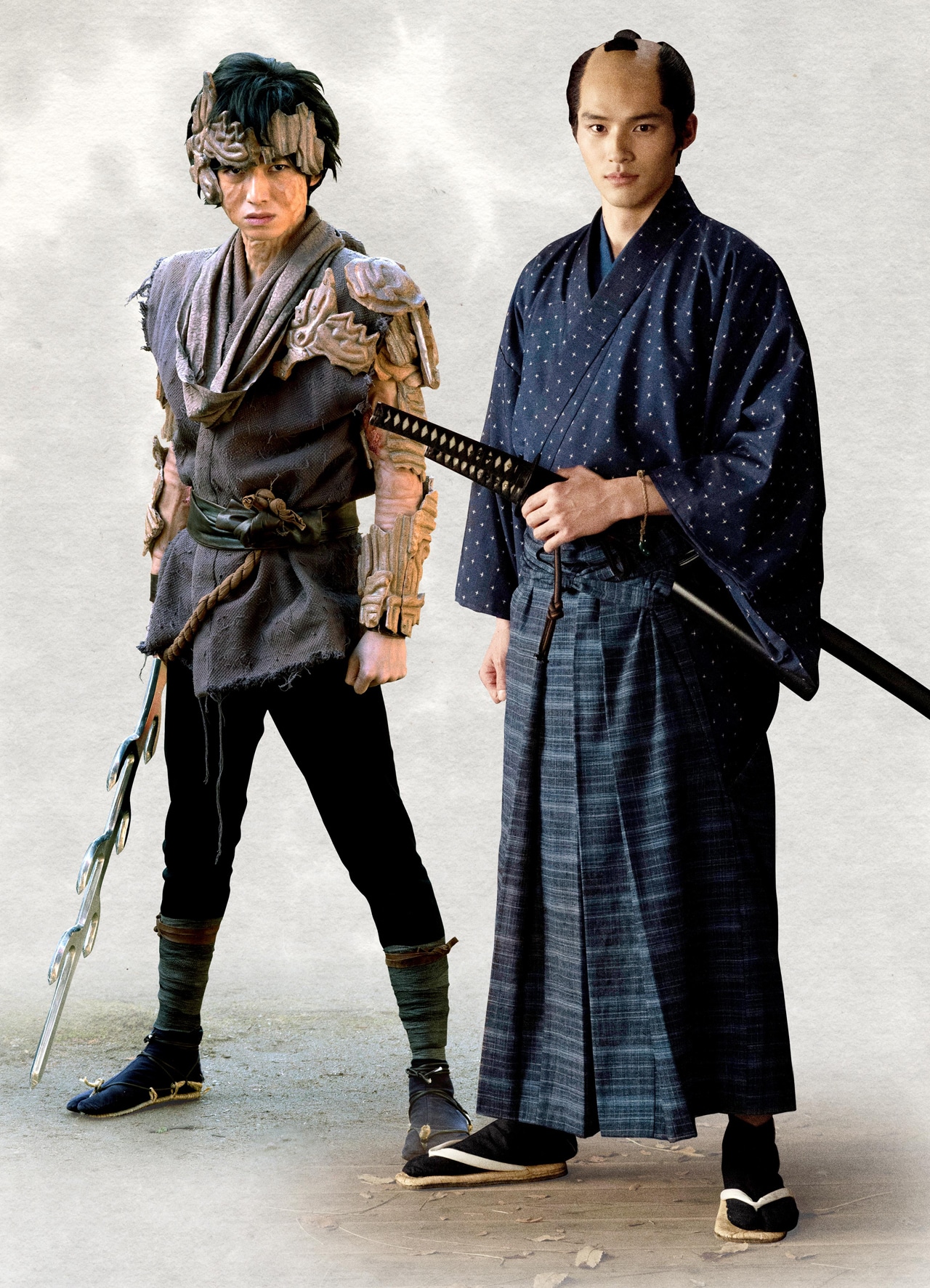 左から本郷奏多演じる天の邪鬼、岡田健史演じる新海一馬。