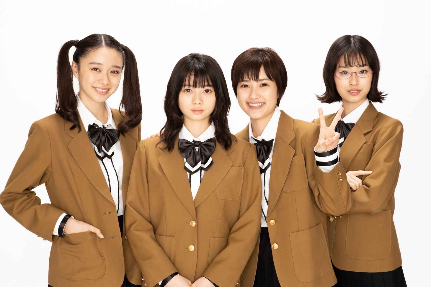 左から田鍋梨々花、桜田ひより、井頭愛海、井本彩花。