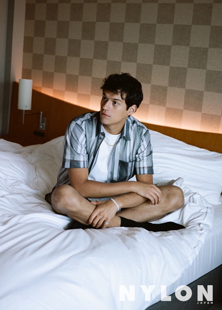 NYLON JAPAN5月号より、オマー・アポロ。