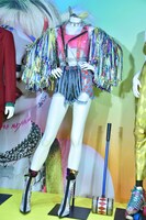 「ハーレイ・クインの華麗なる覚醒 BIRDS OF PREY」でマーゴット・ロビーが着用した衣装。