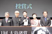 左から矢内廣、坂本龍一、小田香、小山明子、黒沢清。