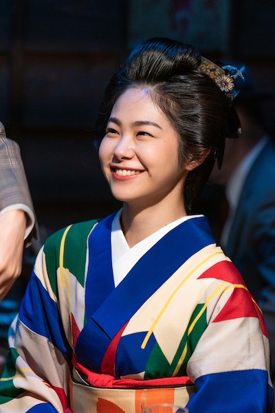 井上希美演じる藤丸。