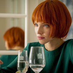 コールガール、モデル、売り子、「ANNA/アナ」ヒロインの変身写した新写真