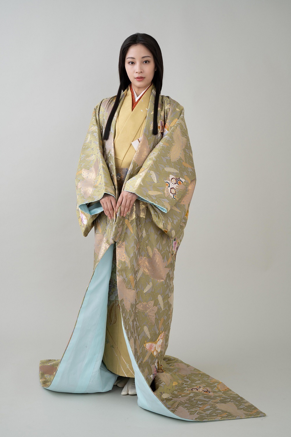 濃姫役の広瀬すず。