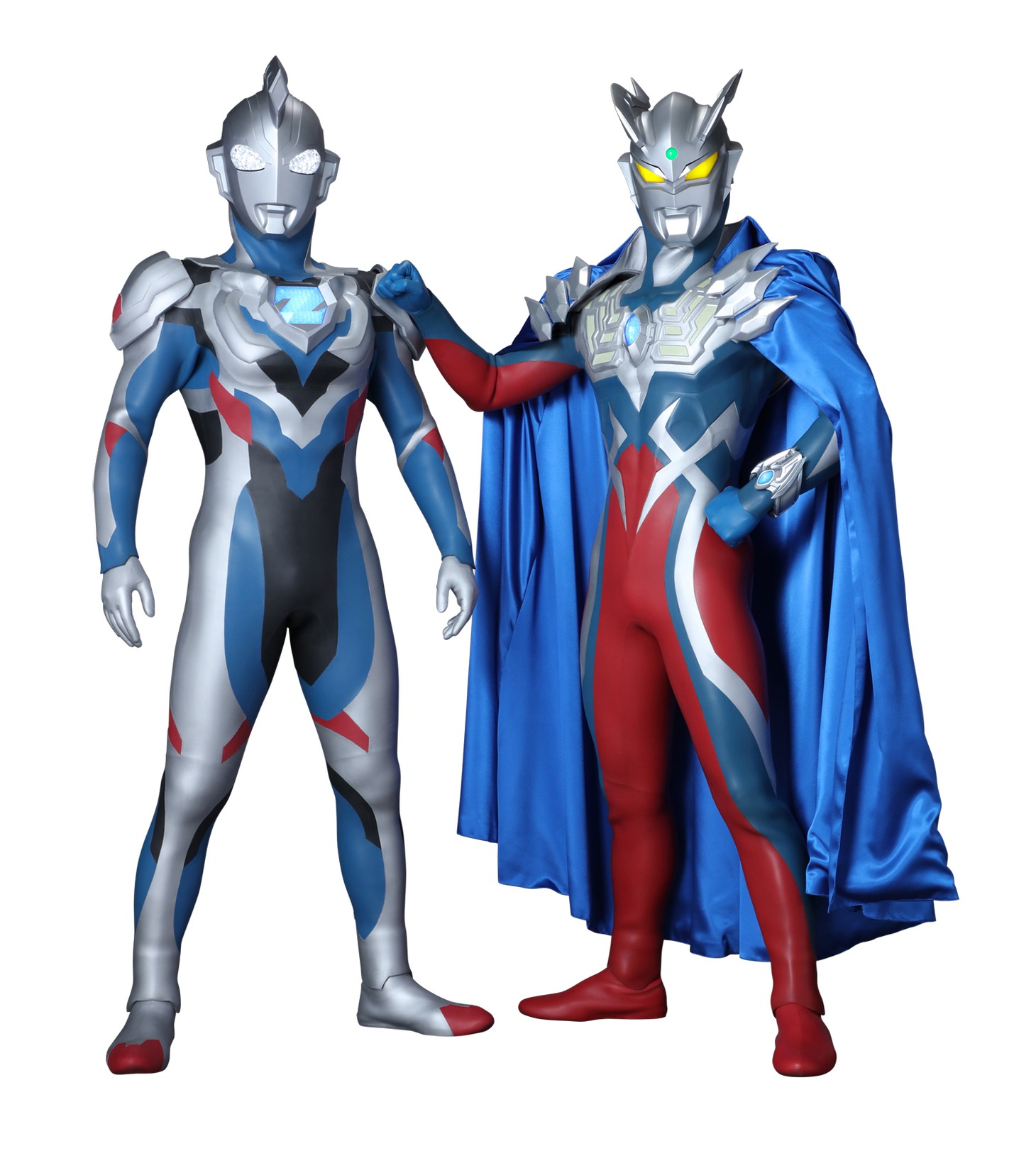 左からウルトラマンゼット、ウルトラマンゼロ。