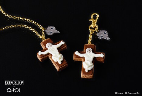 リリス シュガークッキー（ネックレス 1万1000円 / バッグチャーム 9900円）