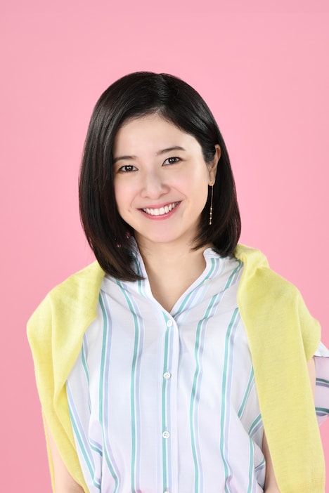 吉高由里子演じる倫子。