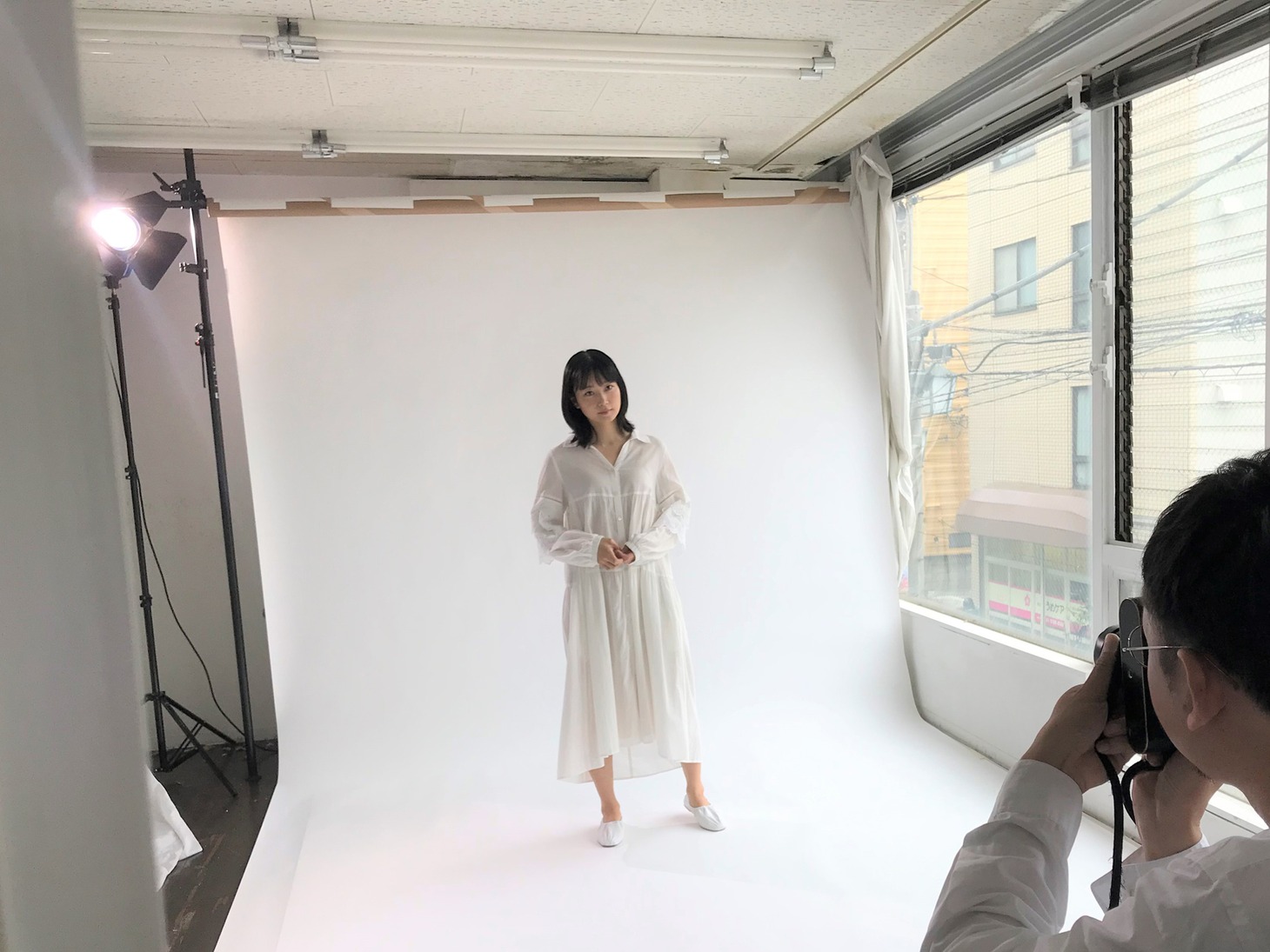 オフィシャルサイト用写真の撮影風景。