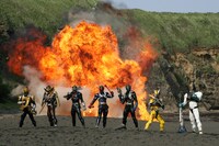 「仮面ライダー響鬼と7人の戦鬼」 (c)2005 劇場版「響鬼・マジレンジャー」製作委員会 (c)石森プロ・東映