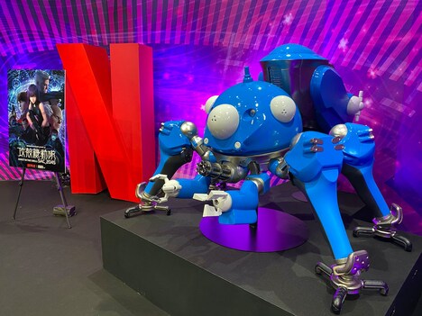 タチコマの実物大フィギュア。