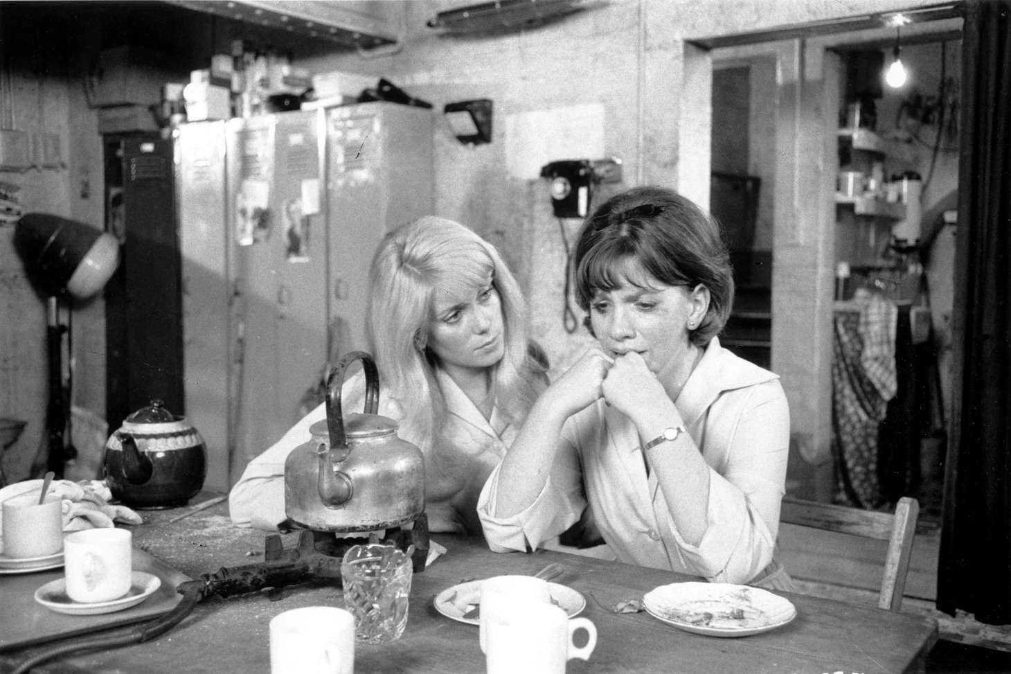 「反撥」 (c)1965 Compton-Tekli Film Productions Ltd. All Rights Reserved.