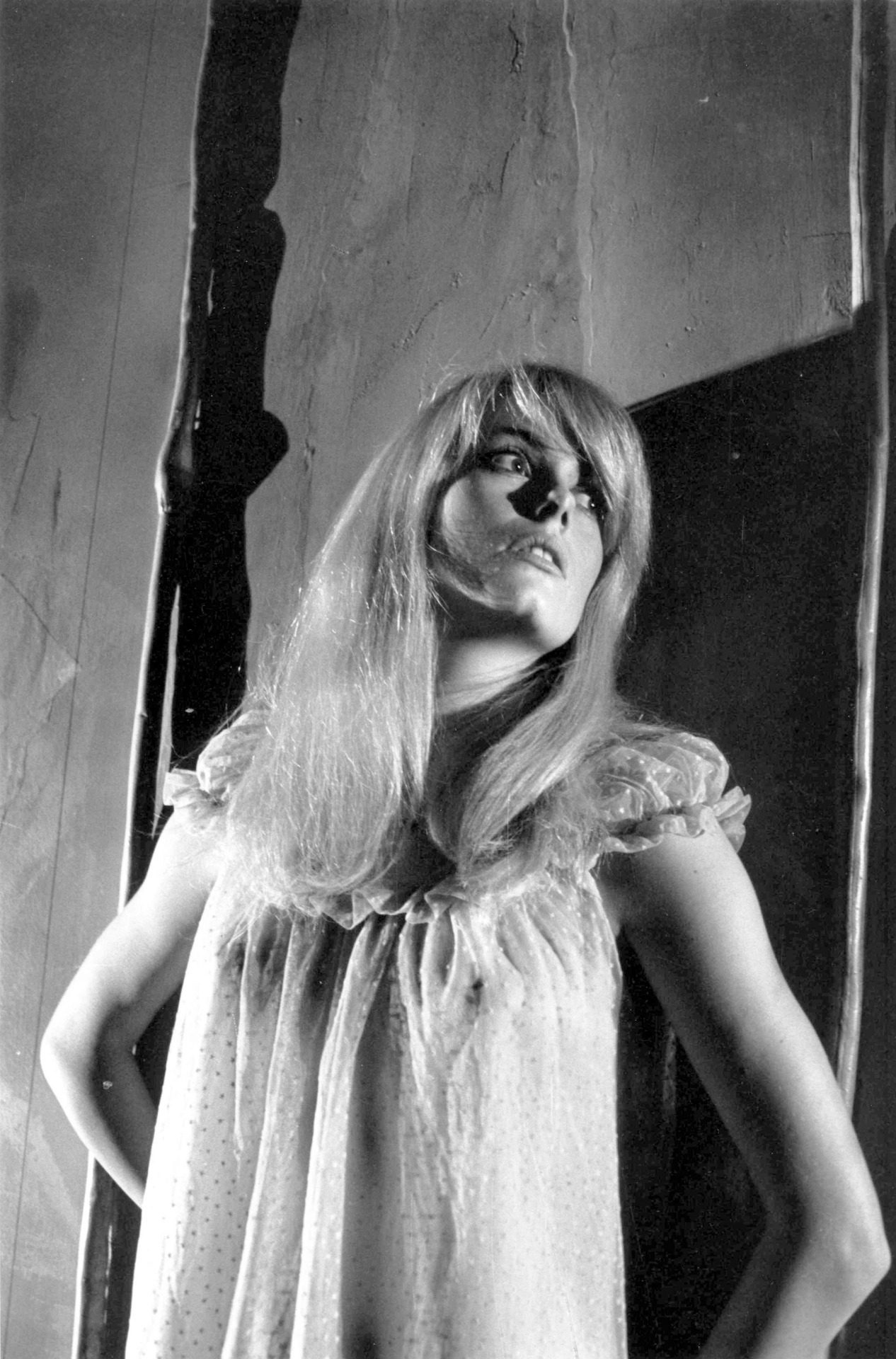 「反撥」 (c)1965 Compton-Tekli Film Productions Ltd. All Rights Reserved.