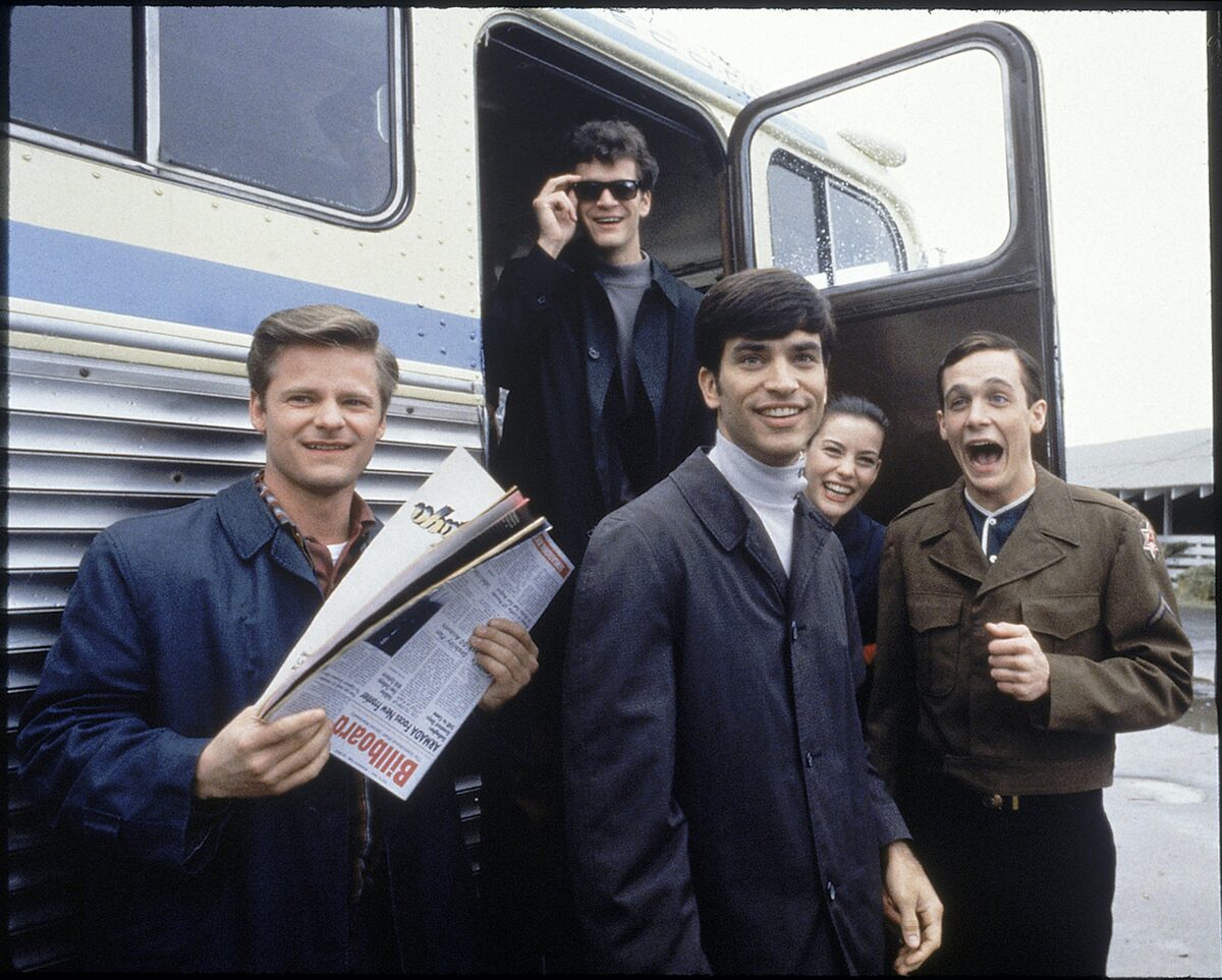 トム ハンクス監督作 すべてをあなたに 劇中バンド チャリティ配信で再集結 映画ナタリー