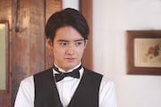 「美食探偵 明智五郎」第3話より、赤楚衛二演じる野中。