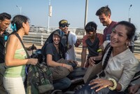 「アジア三面鏡2016：リフレクションズ」より、「Beyond The Bridge」のメイキング写真。